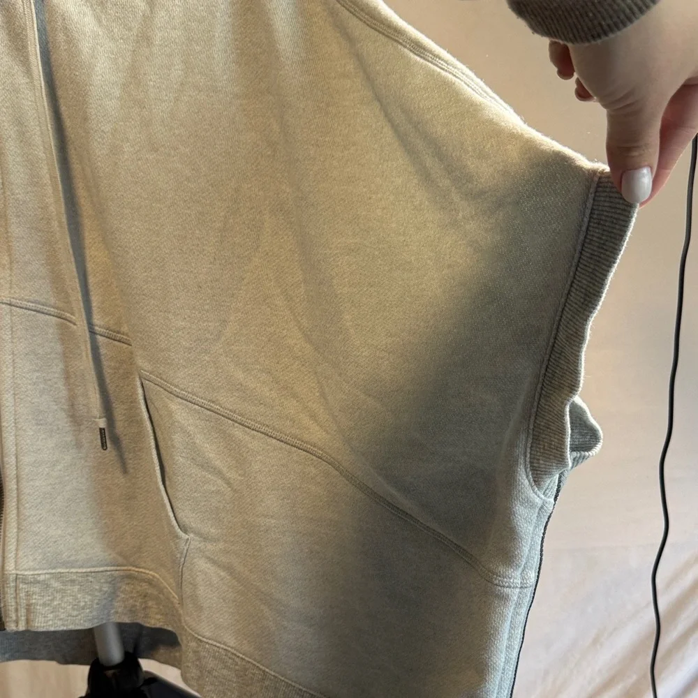 Lululemon Light Gray Zip-Up Hoodie Size 6